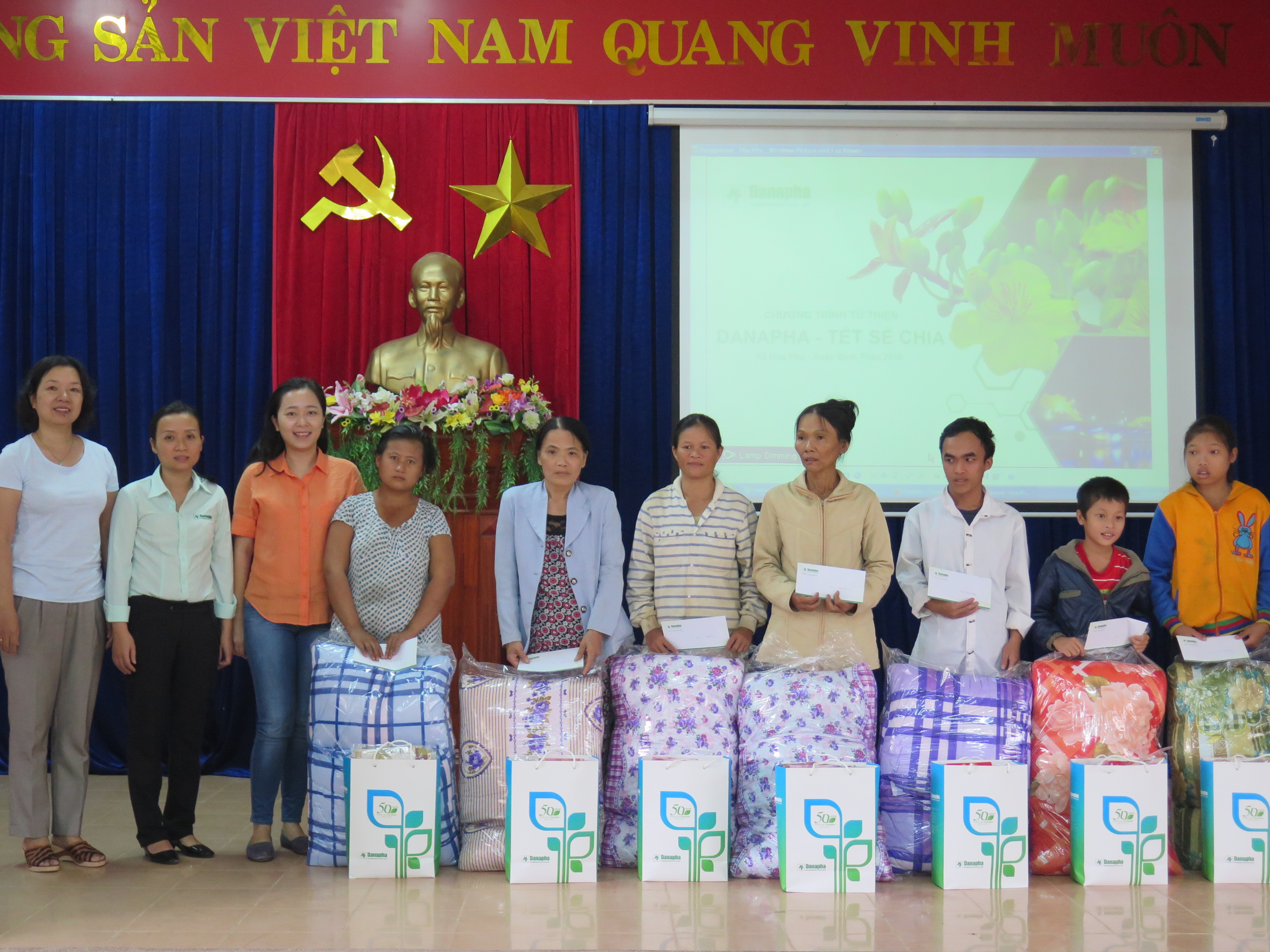 Danapha tổ chức chương trình từ thiện “Tết sẻ chia” tại xã Hòa Phú
