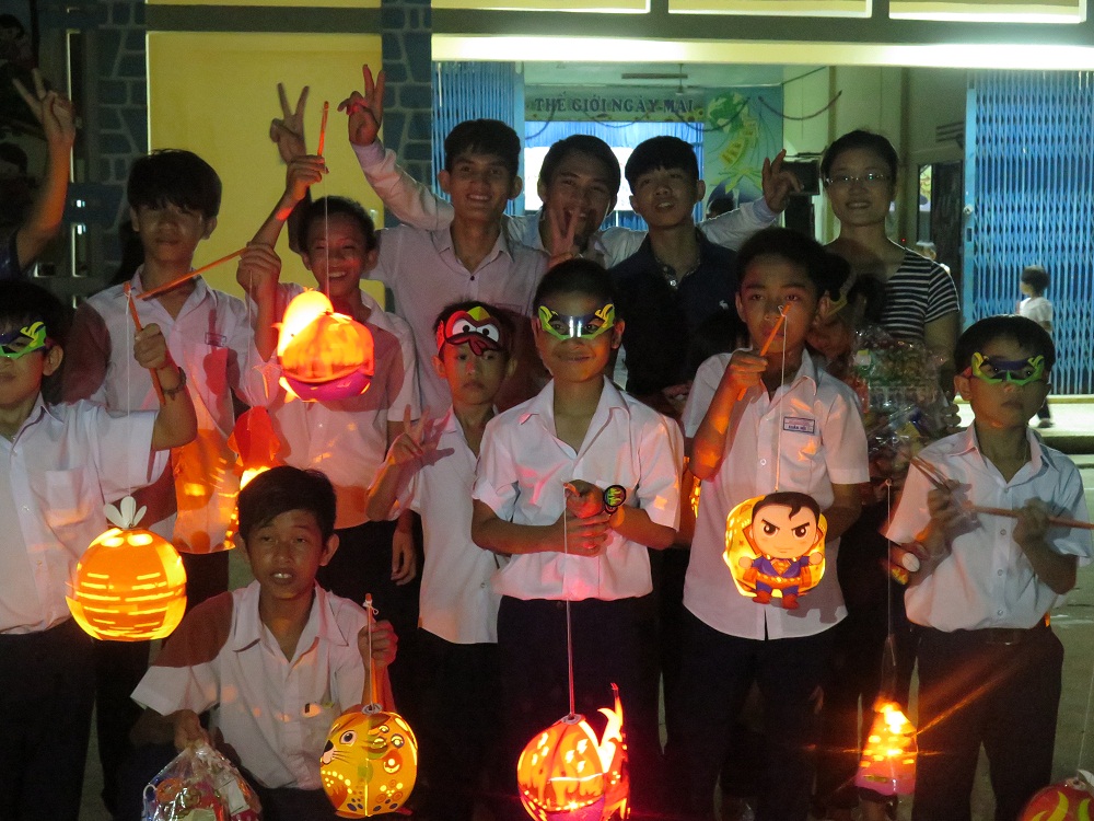 The program "Mid-Autumn Festival for Kids" at the Village of Hope - Da Nang